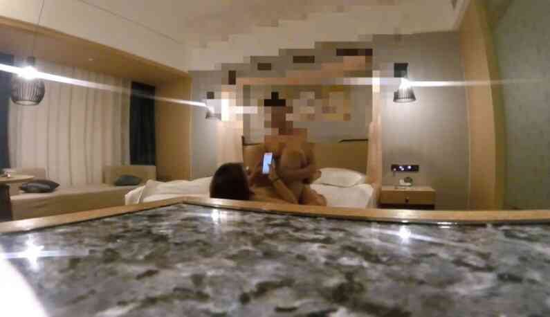 ｢พี่เย็ดเก่งกว่าแฟนน้องไหม?｣  หนุ่มไฮโซพาสาวมหาลัยมาเปิดห้องเย ซอยแรงมาก