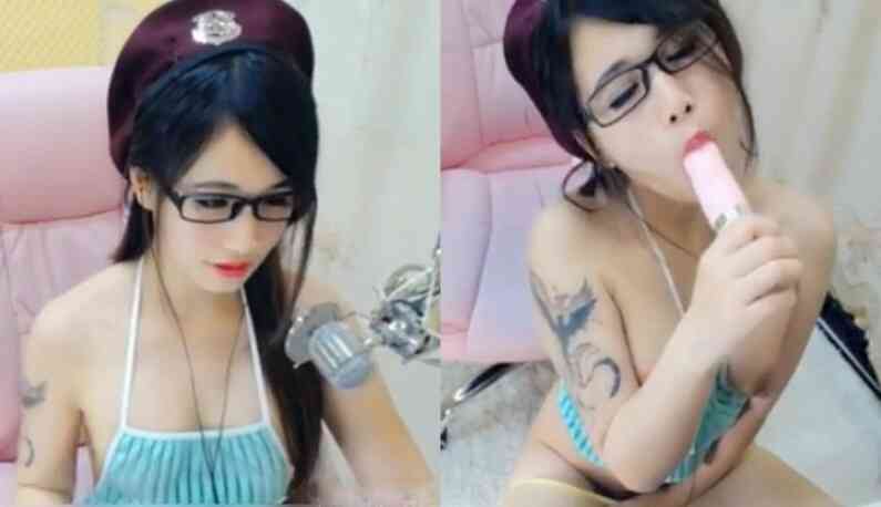 สาวออฟฟิศเลิกงานเปิดโชว์ช่วยด้วยเอง