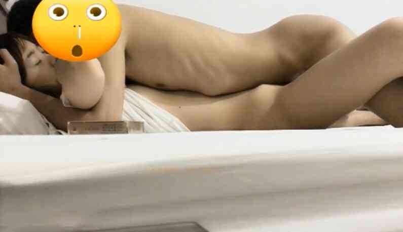 [JAV101本土精選!] JingWell哥 約啪大一處女學妹~清純學妹第一次就被無套~如果這就是愛…