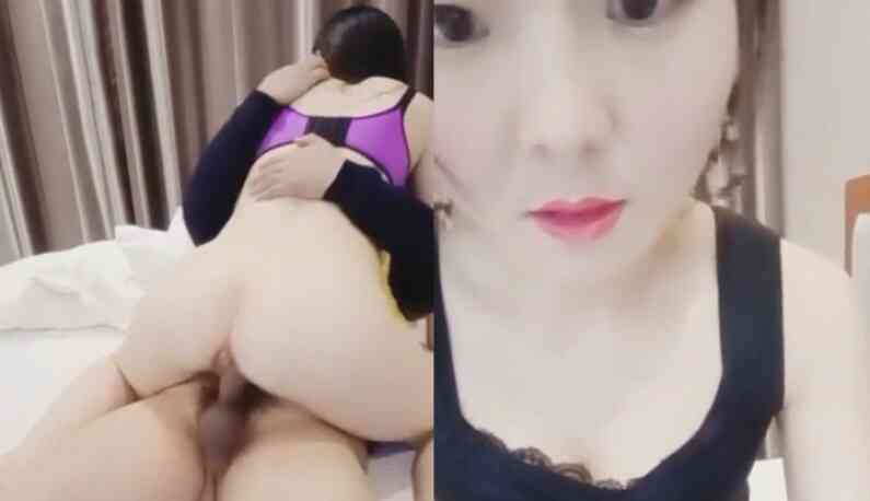 สาวจีนเงี่ยนเปิดไลฟ์ทักผู้ส่งของ