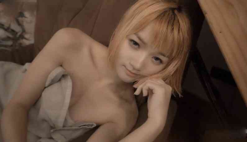 สาวสวยโชว์ให้ดูหมด ตื่นตาแน่นอน