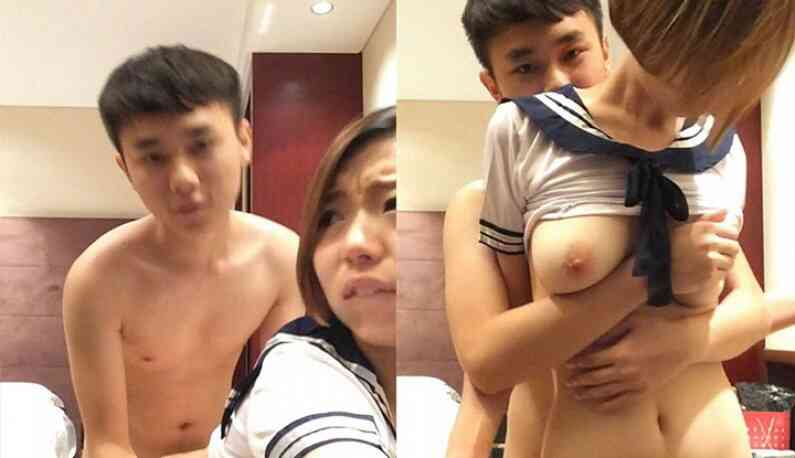 我喜歡自拍~不管在哪裡都行!!小情侶酒店啪啪影片流出!!小騷鮑還穿著水手服想誘惑我的屌♥