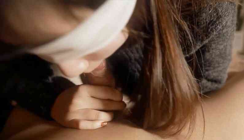 ใส่ผ้าปิดตาโม๊ก