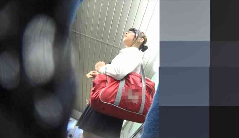 真‧偷拍神人!!高級相機在手 石榴裙下的任何秘密一個都不漏!  155