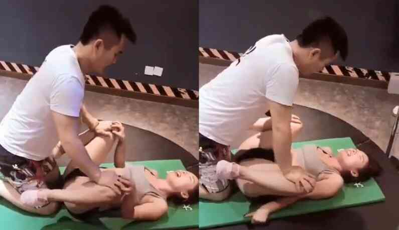 色色的健身教練~把正妹學員壓到逼毛乍洩~