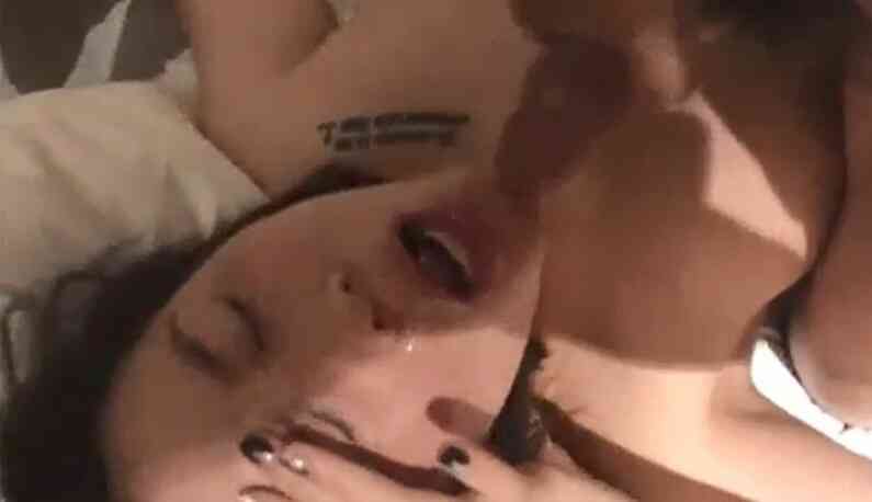 หลั่งใส่หน้าเต็ม