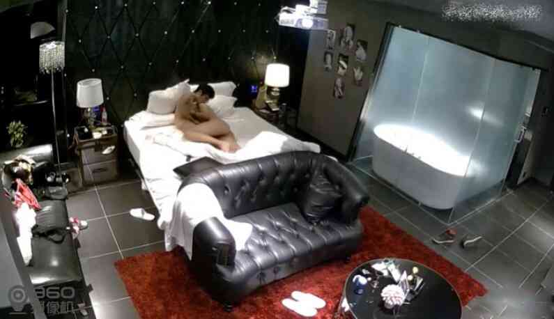 นักศึกษาเปิดห้องเย็ดสด