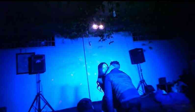 สินค้าใหม่วัย 18 ปี ทุ่งซองแดง มาแล้วจ้า!! ฉันเพิ่งล้างหอยเป๋าฮื้อด้วยน้ำแร่ใต้เวที~ หนุ่มอีโรติกใต้เวที หัวใจโต!!