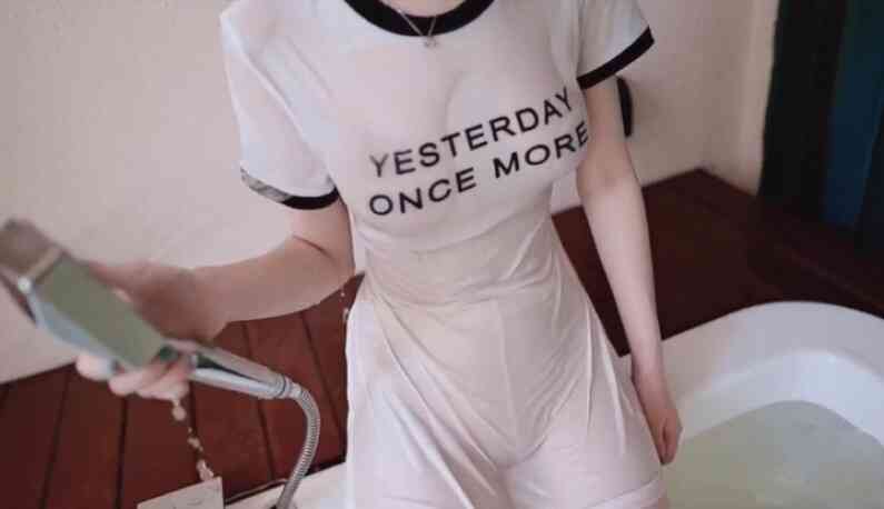 ช็อตส่วนตัวขนาดใหญ่ของอันรันไหลออกมา!! หน้าอกอันวิจิตร ~ นิ้วหยกสอดเข้าไปในรูแป้ง~