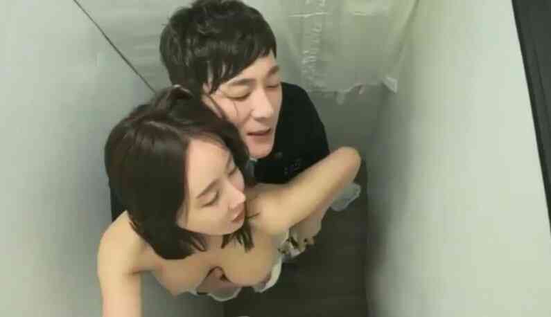 [เกาหลี]หนังอาร์ เพิ่งแต่งงานใหม่ๆ เก็บอาการไม่ได้ ทำที่ห้องเปลี่ยนชุด