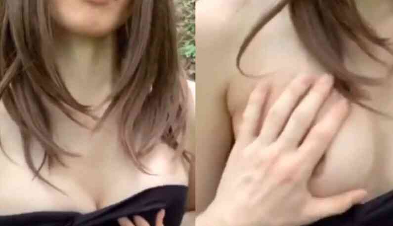 เผลอจับนมของสวยที่เดินสวนมา