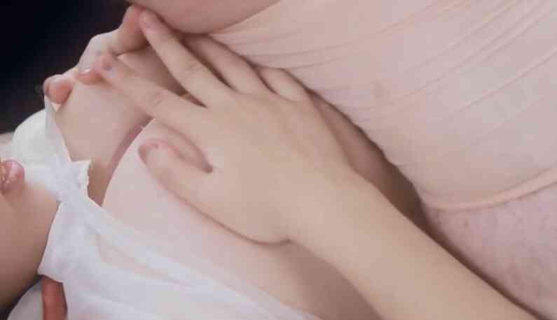 經典巨乳妹~唯美乳交抽插大爆水~