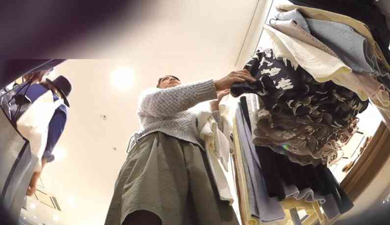 แอบถ่ายใต้กระโปรงพนักงานสาวๆ 71