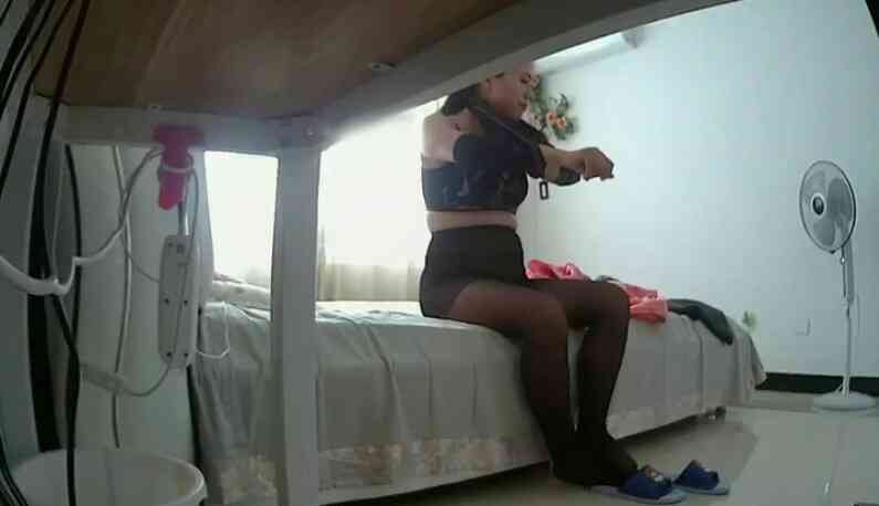 แอบถ่ายภรรยาเปลี่ยนชุด