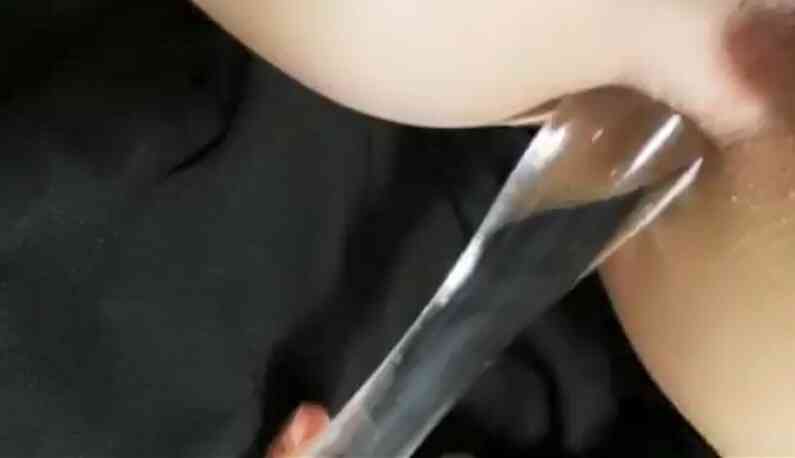 堅強的屁屁~用水晶棒棒給妳顏色瞧瞧~