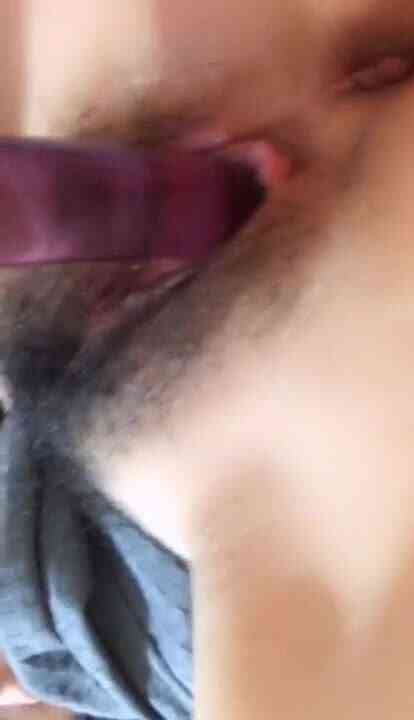 颜值不错莲花舌妹子自慰秀 跳蛋震动玻璃棒抽插呻吟娇喘 很是诱惑喜欢不要错过