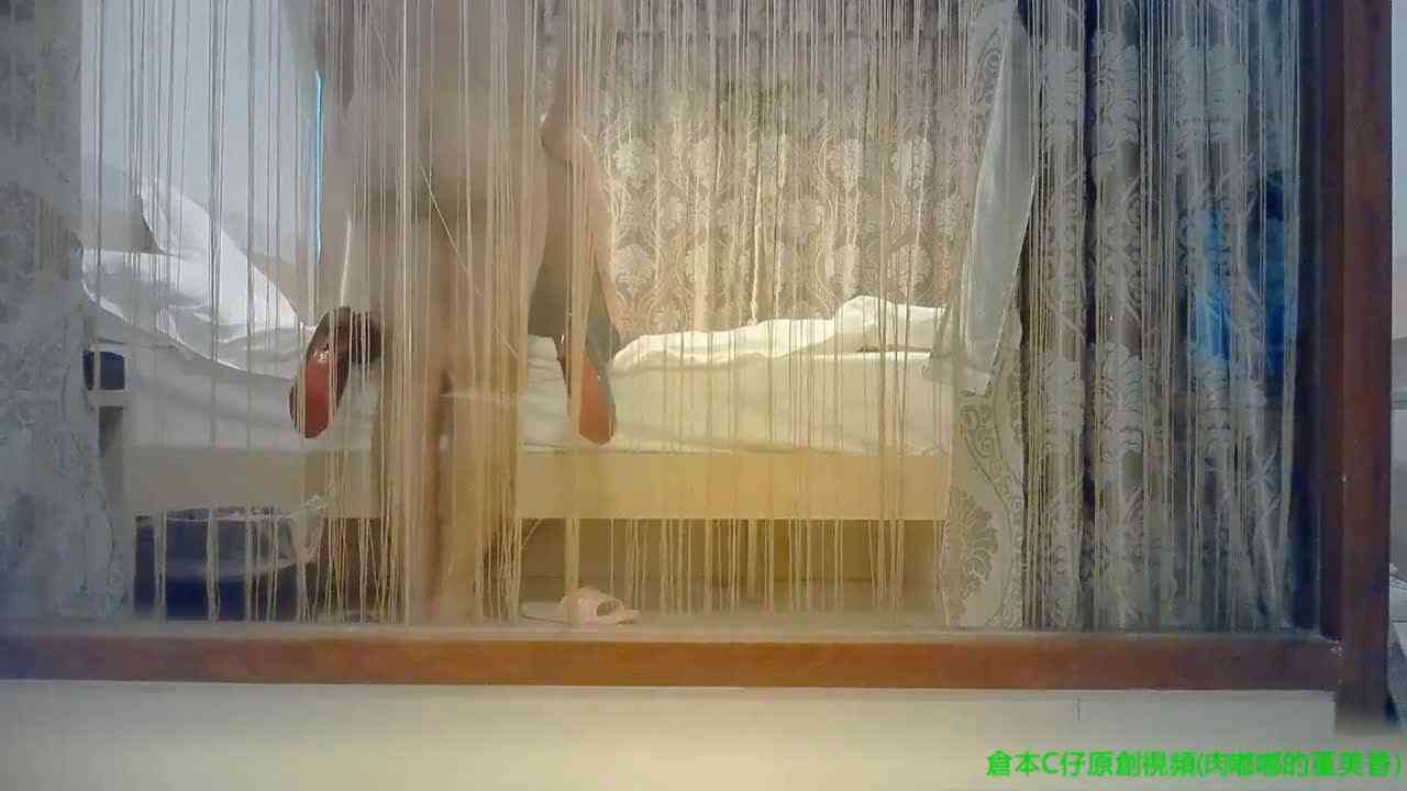 91大神仓本C仔原创系列之黑丝诱惑肉嘟嘟的瑾美香 挺好看的美女，身材也火辣，超级有明星的气质