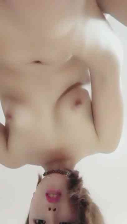 很是淫荡御姐主播仰拍自慰大秀 不停的抠穴自慰 淫水白浆流出好多十分淫荡