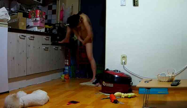 กล้องสาร์ทที่บ้านของคุณปลอดภัยมั้ย! ชีวิตประจำวันของสาวหุ่นเพรียว~ อยู่บ้านไม่ใส่เสื้อผ้า~