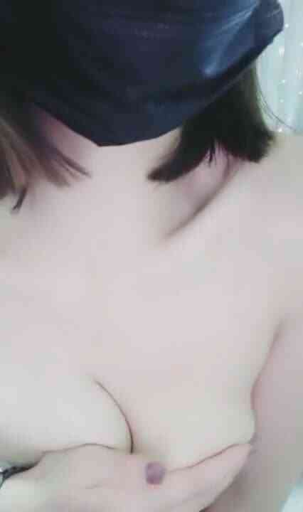 魔鬼身材御姐韵味主播收费直播大秀 身材很苗条 自慰插穴 十分诱人