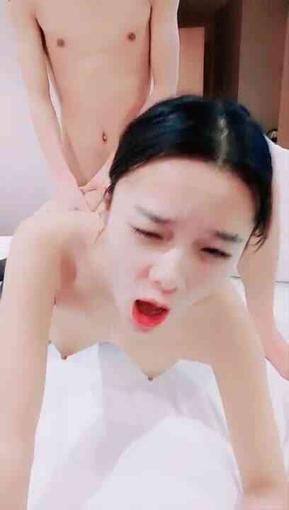 非常骚的少妇性感黑丝双人啪啪 开档丝袜上位骑乘后入多种姿势换操 很是诱惑喜欢不要错过