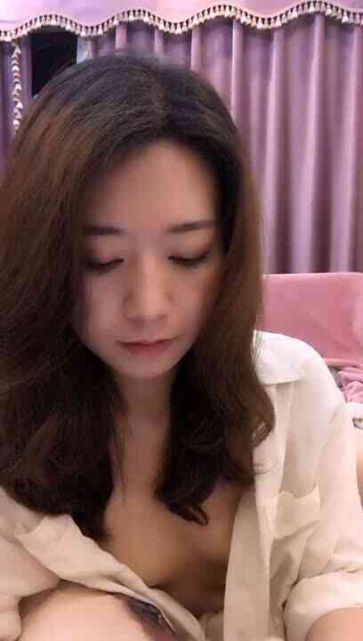 气质御姐美女主播直播小秀 搔首弄姿 内裤勒穴 很是诱人