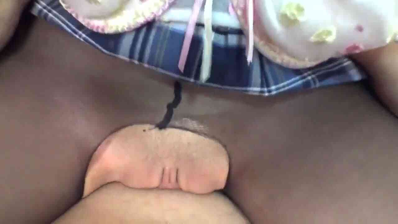 สาวชุดนักเรียนโดนหนุ่มๆรุมเย็ด สุดท้ายแตกใส่หน้า