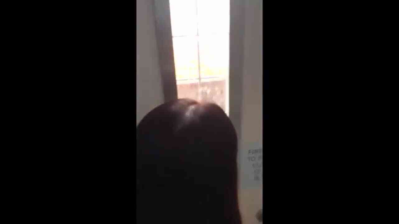 พนักงานห้าง กลางกรุงเทพฯ แอบเย็ดกัน ห้องลับหลังห้าง - ดูต่อที่