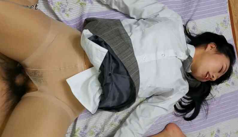 [韓國] 清純學生妹的吃雞日常意外流出?! (5)