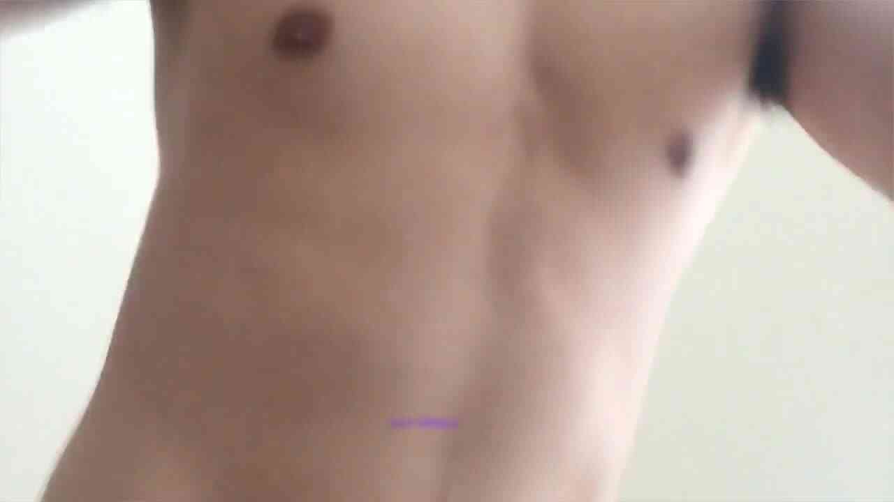 精品自拍-弯屌猛男各种姿势爆插高颜值性感美女,美女受不了大叫,又把内裤塞她嘴里对着镜子后插!1080P高清版!