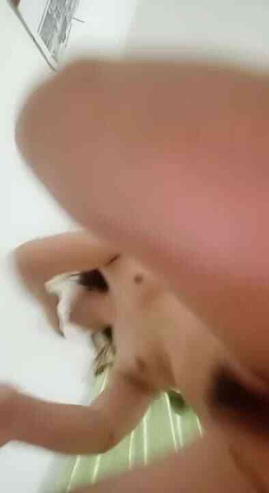 一坊新人美女主播绿播初秀求指挥0619一多自慰大秀  阴毛稀疏 木耳粉嫩 自慰插穴 很是诱人