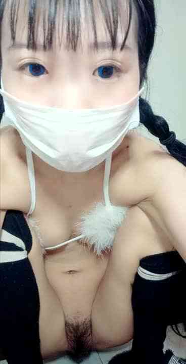 非常水嫩双马尾漂亮萝莉主播收费直播大秀 自慰棒大力插穴自慰 十分诱人不要错过