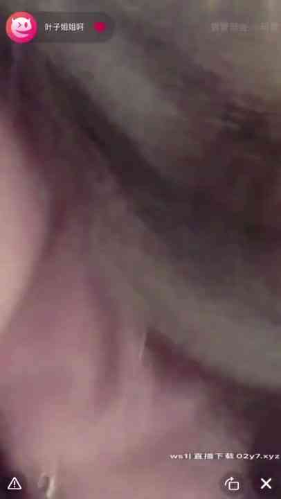 swag小可爱直播叶子姐12_27日丽江_约炮2男技师3p