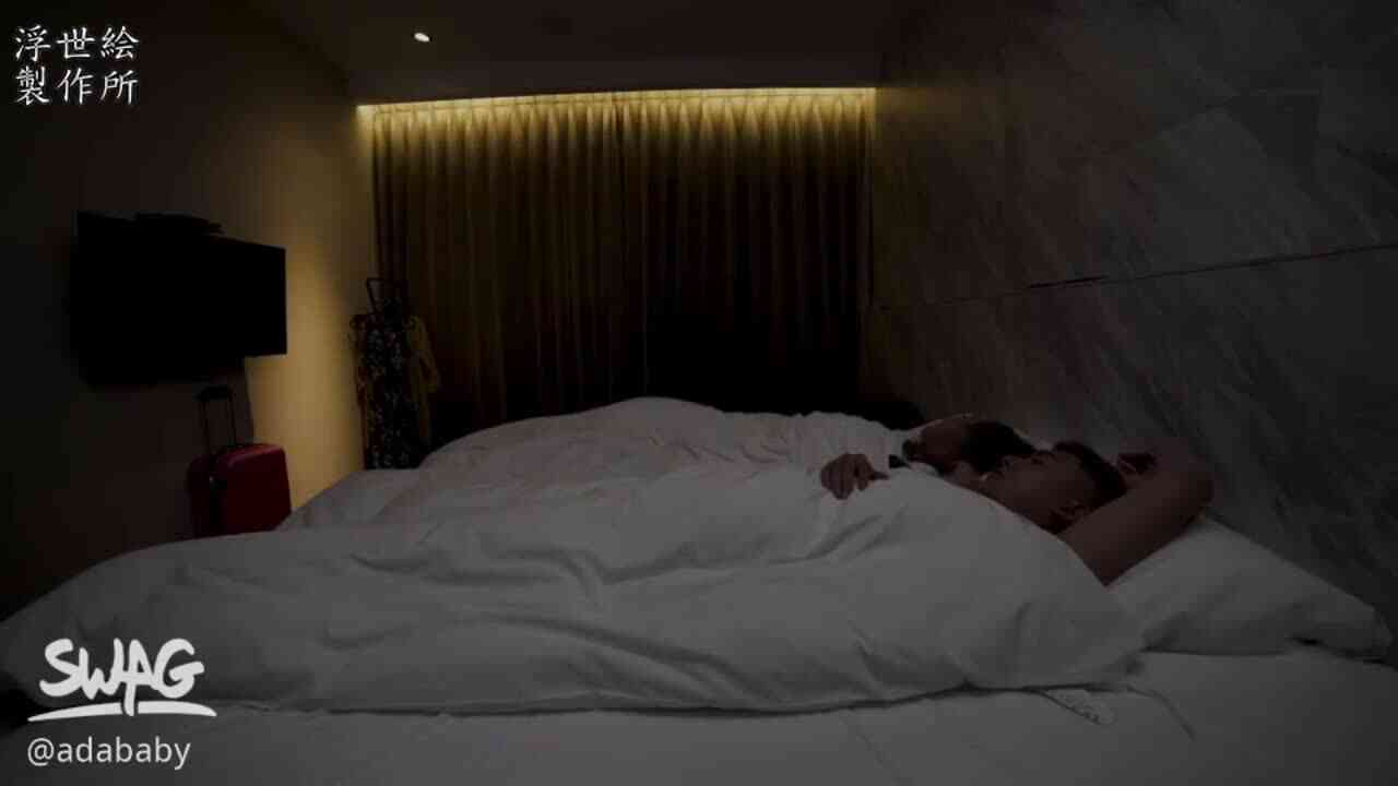 swag女郎 出國玩進房馬上幹