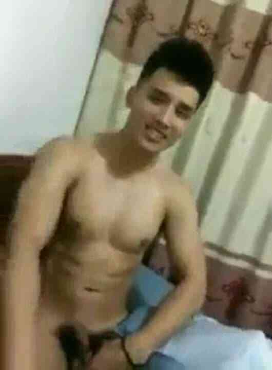 gay เพื่อนของเขาควยใหญ่อย่างมากเลย เห็นแล้วมันเปรี้ยวปากมาก