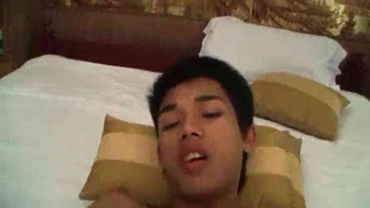 gay ประสบกามในการเปิดทวาร เย็ดตูดเข้าไปแต่ว่าใส่ถุงยางหน่อย