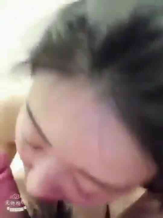 แฟนสาวน่ารัก ตั้งกล้องเลียควยผัวโคตรเสียวเลย