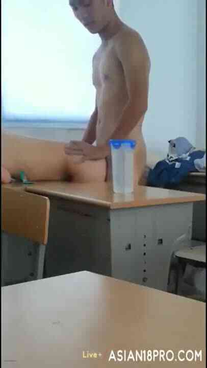 แอบชวนกันเย็ด ในห้องเรียนโคตรสุดบอกเลย