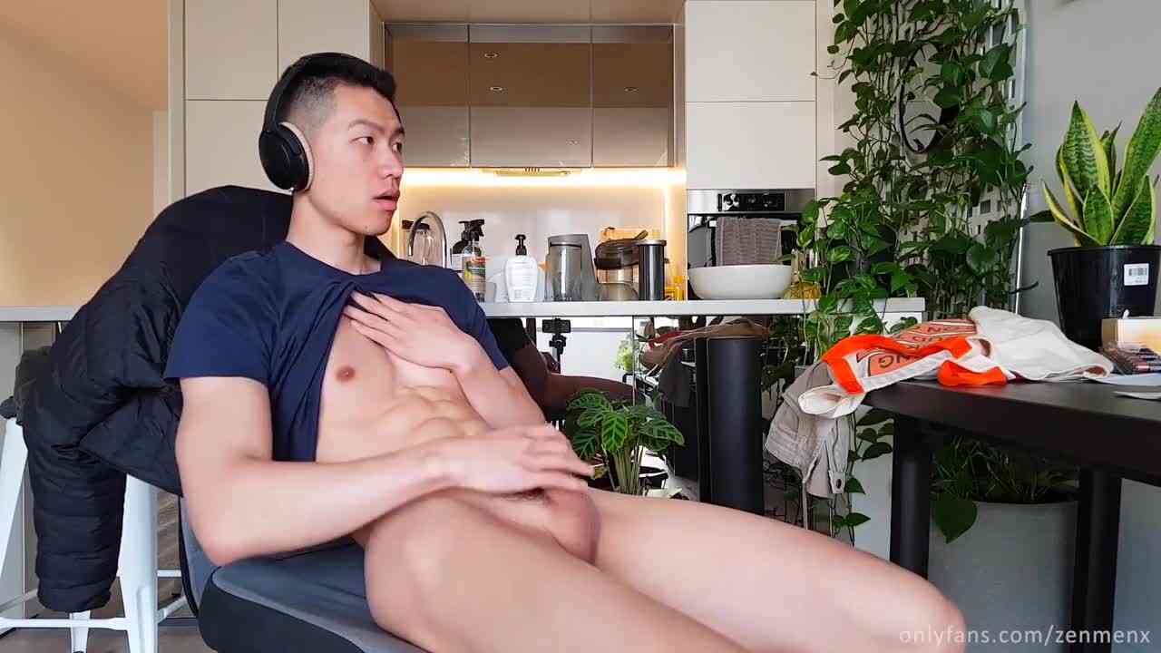 (เกย์) เอเชียxฝรั่ง MR. FEELGOOD FEELS HORNY AFTER EDITING PORN