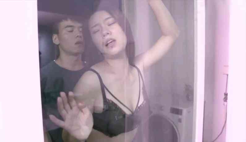 國產AV 偷鄰居的內衣被發現？！只好用露出棒棒道歉了！