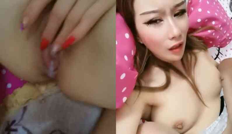 高額頭熟女口爆男閨蜜！蝴蝶小逼很持久！