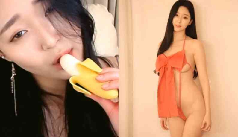 [韓國] 黑長職主播手指劃過淫蕩小穴，內褲快脫！我求妳！