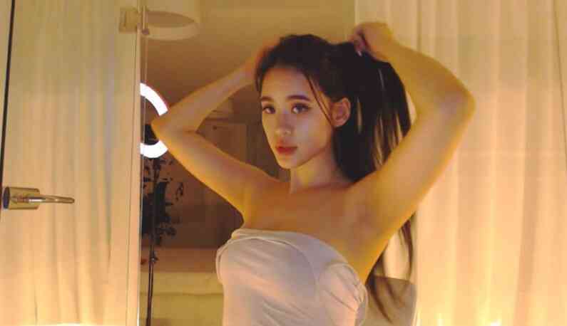 (ยุโรป) Li Chang Show นางโชว์บนเว็บแคม เต้นโชว์นม  (0114)