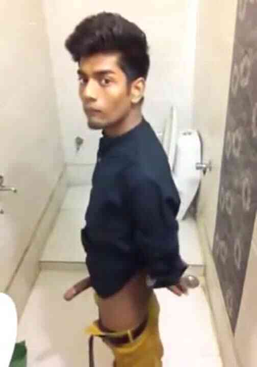 (เกย์) แขกหล่อหุ่นดีว่าวในห้องน้ำ