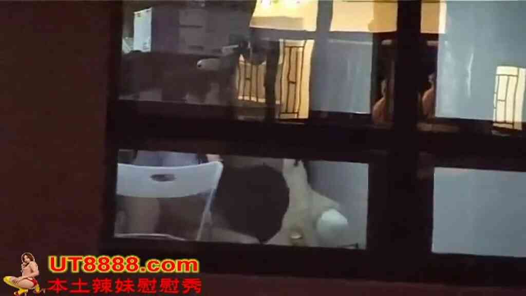 某大樓公寓正好拍到激情演出