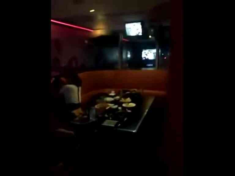 路過KTV包廂偷窺現場版激情愛情動作片