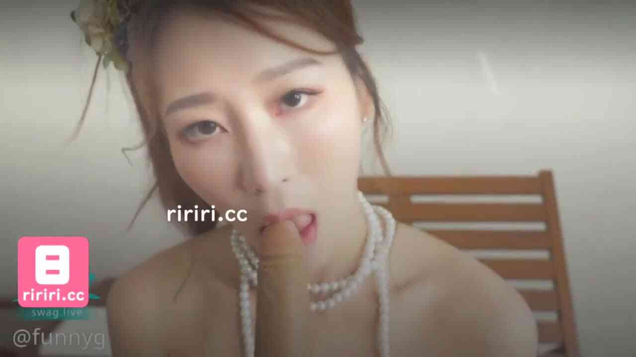 台灣妹-兔女郎小穴濕到不行