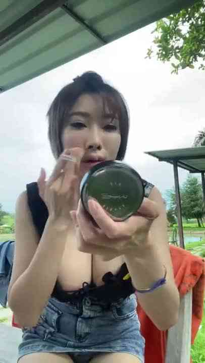 น้องแอมไลฟ์นอกสถานที่อย่างสวยช่วยตัวเอง